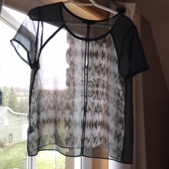 🛍 American Eagle Short Sleeve Top 🛍 - Picture 2 of 2